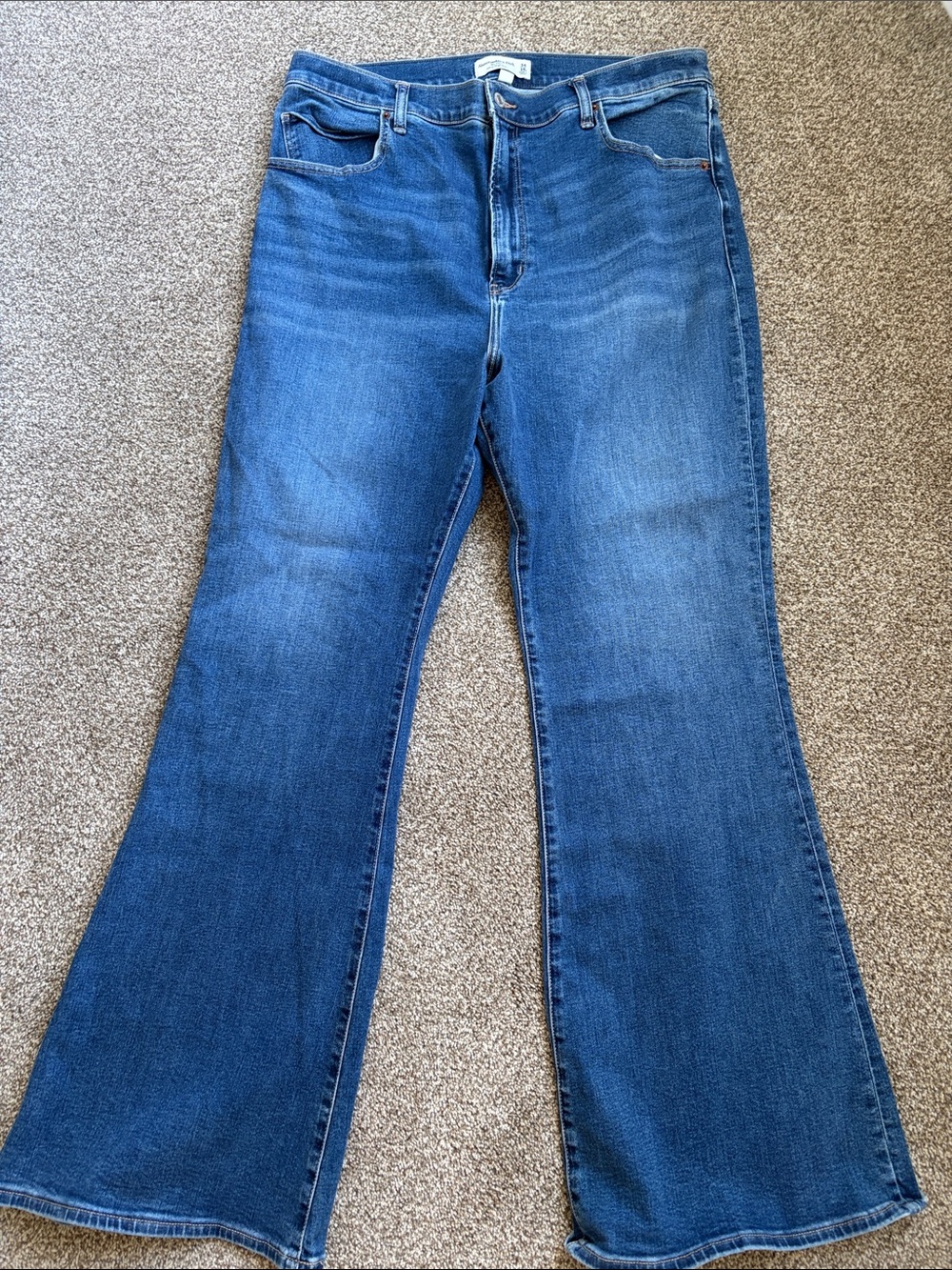Abercrombie & Fitch Women's Medium Blue Flare Jeans